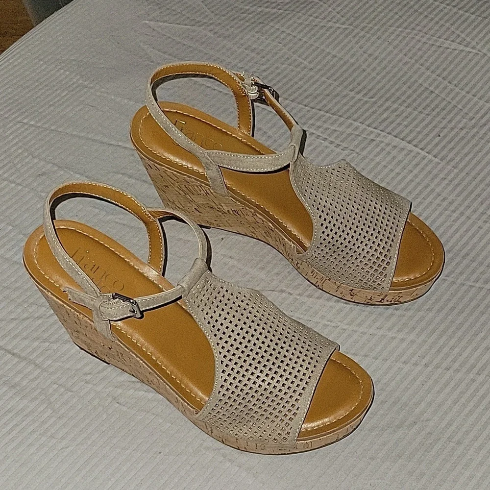 FRANCO SARTO Clinton2 cork wedges taupe faux‎ suede open toe sandals 7 Summer